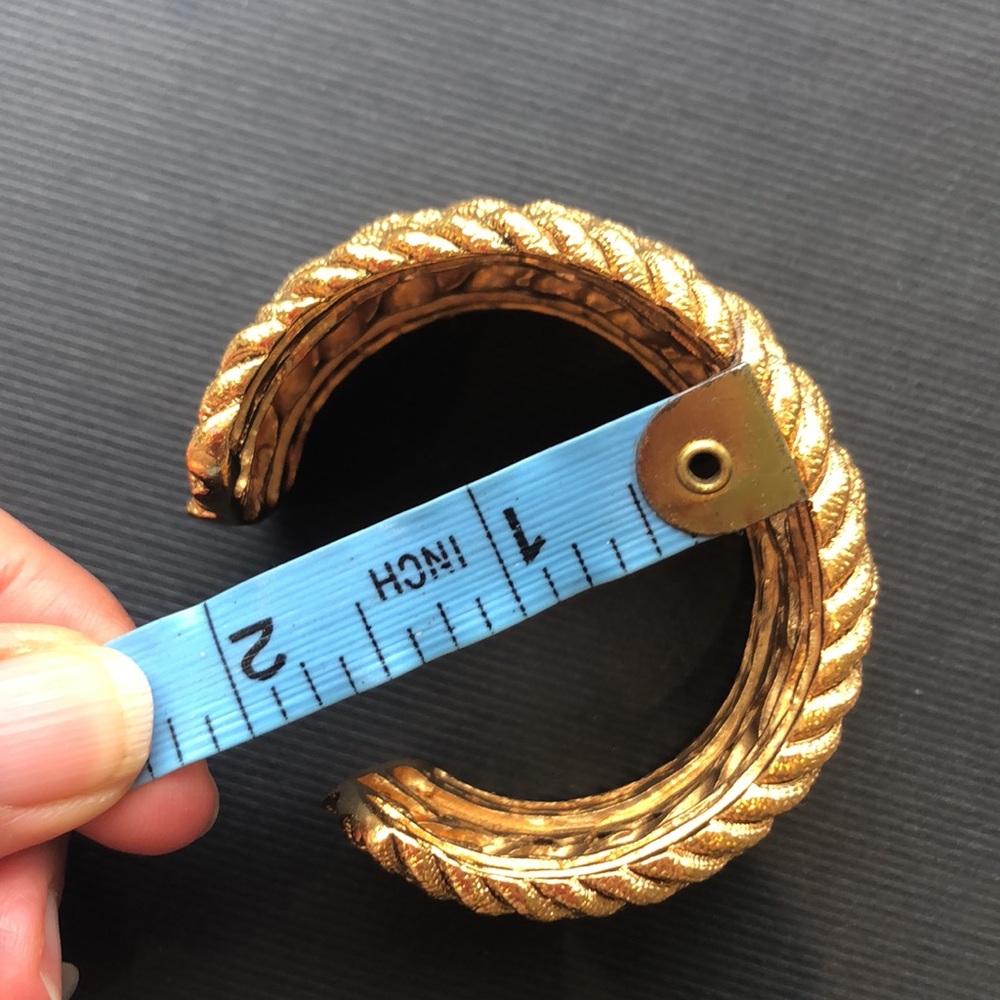 Chanel Authentic gold color twisted bracelet - Picture 11 of 13
